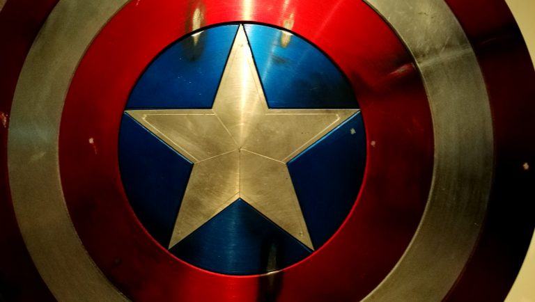 Marvel Expo Cpt America Shield